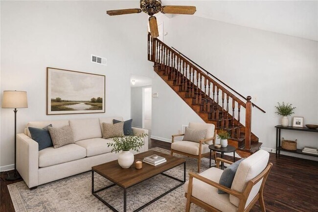 Foto del edificio - 1055 Autumn Crest Ct