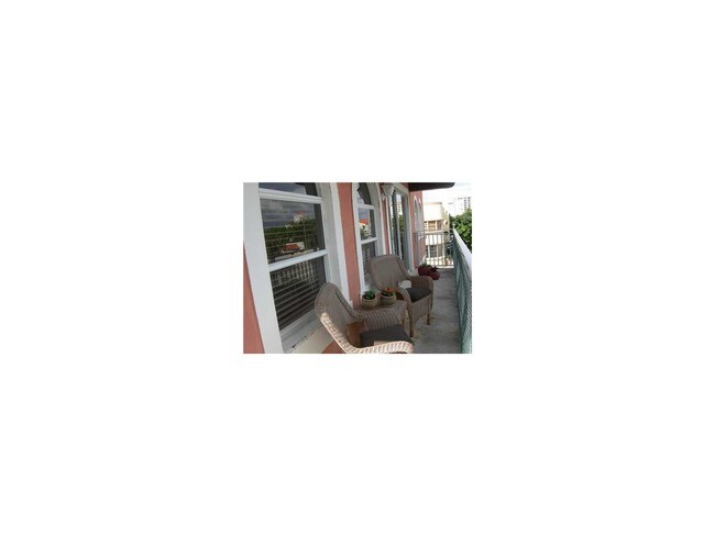 Building Photo - 9008 Collins Ave