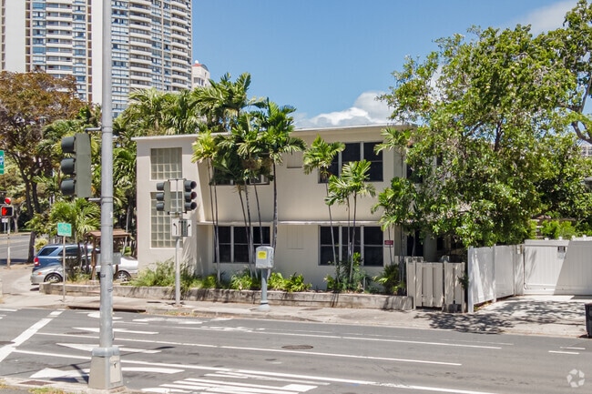 Building Photo - 2424 Kapiolani Blvd