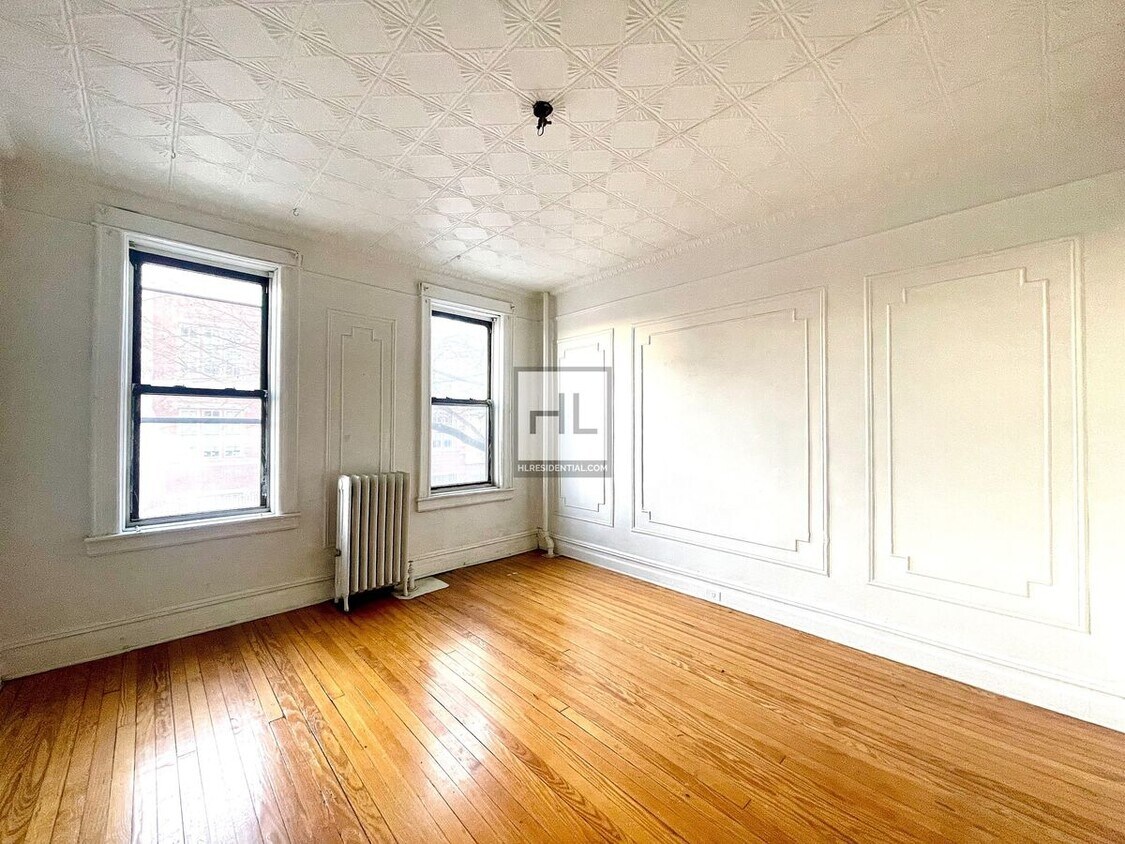 Primary Photo - Large 2 Bed + Home Office | Fresh Pond Roa...