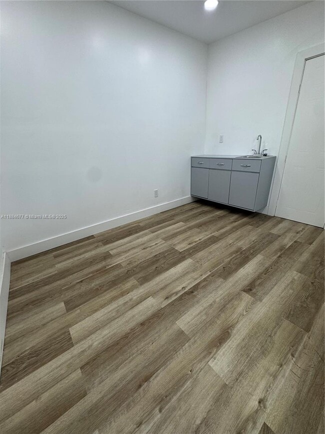 Foto del edificio - 4341 NE 18th Ave