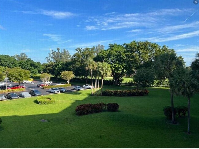 Foto del edificio - 1000 St Charles Pl