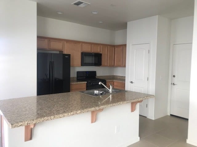 Building Photo - Villas on Elm 3 Bed 2 Bath Home - Contact ...