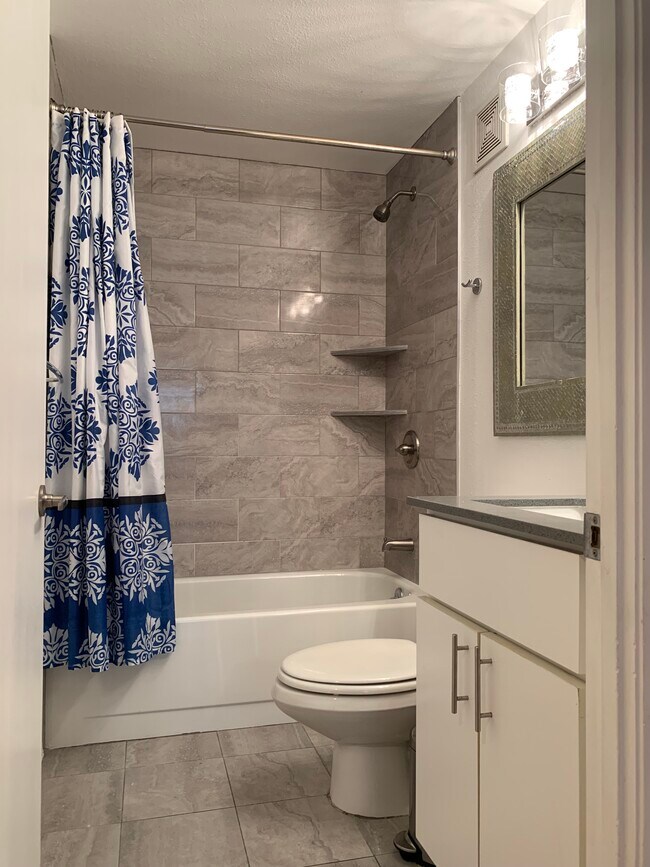 Hallway bathroom - 600 W 9th St
