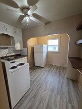 Building Photo - 304 Lake St