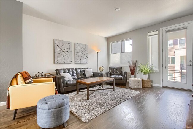 Foto del edificio - 4190 E Warren Ave