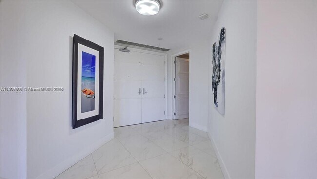 Building Photo - 13637 Deering Bay Dr