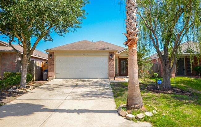 Building Photo - 18818 Driftwood Springs Dr