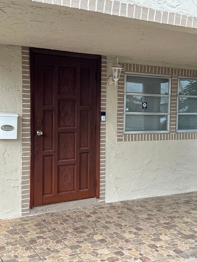 Photo - 811 NE 2nd Pl (Hialeah, FL)