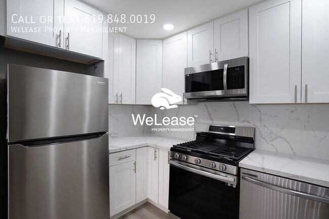 Foto del edificio - 1st month FREE move in special! Newly reno...