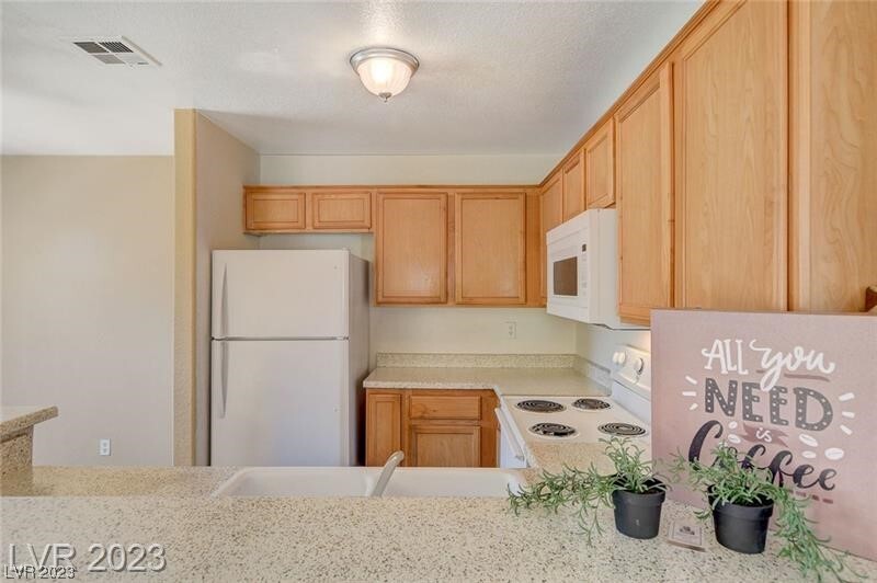 Foto principal - 2963 Juniper Hills Blvd