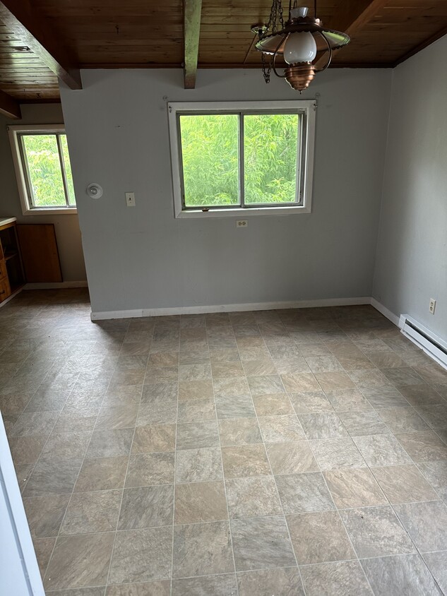 Foto principal - 11 LLC-5112 North Catherine Street