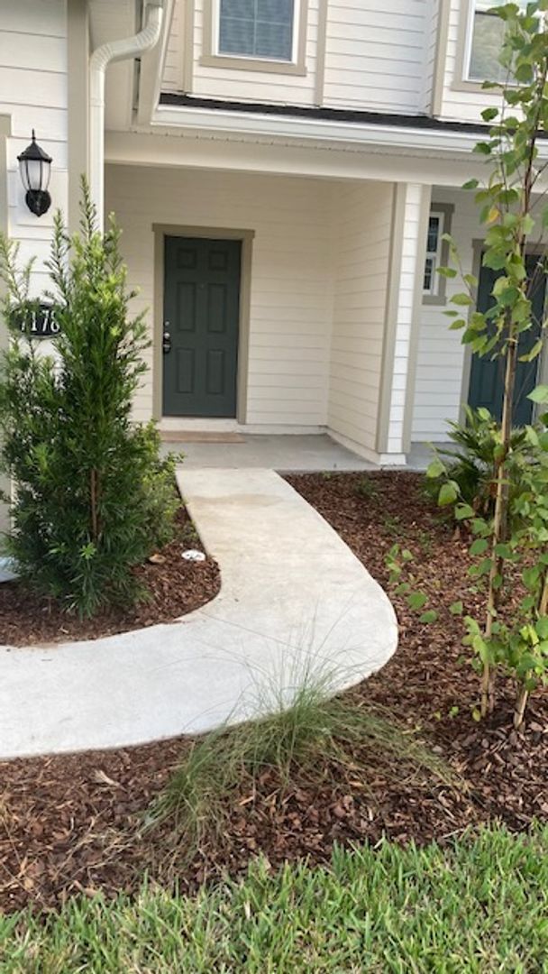 Foto del edificio - New Construction 3/2.5 Townhome in Flagler...