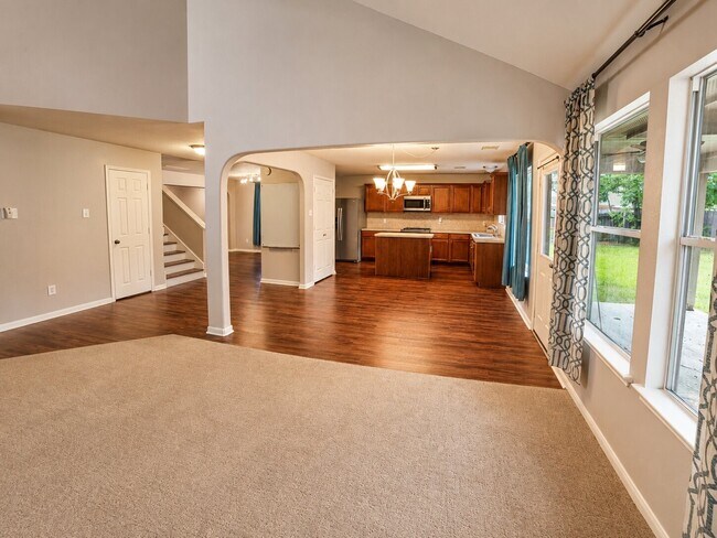Building Photo - 9607 Memorial Crossing Ct