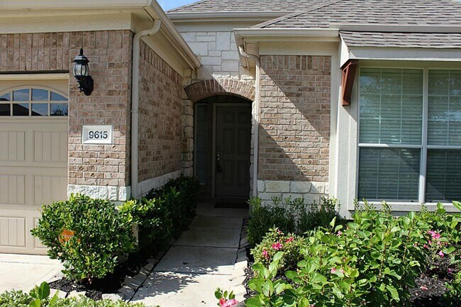 Foto del edificio - 9615 E Amber Bluff Ln