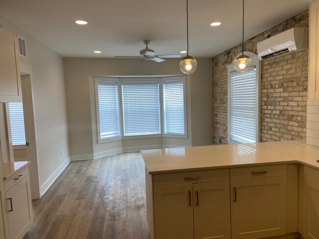 Foto del edificio - 748 Fulton St W