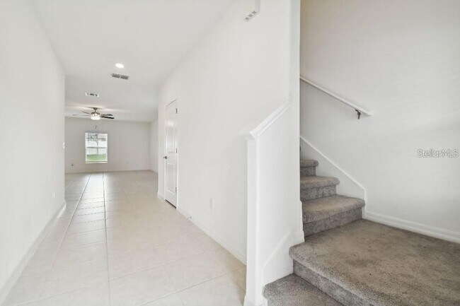 Foto del edificio - 6335 Ten Acre Ct