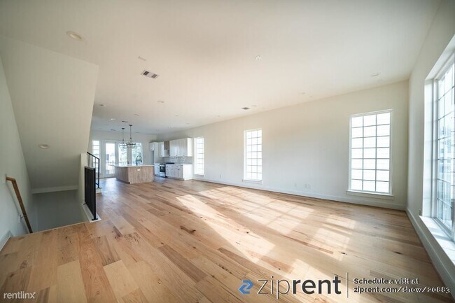 Foto del edificio - 3 br, 3.5 bath Townhome - 2536 Ohsfeldt St...