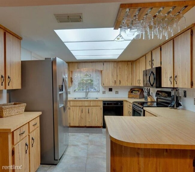 Building Photo - 3 br, 2 bath House - 850 Lake Elbert Park NE