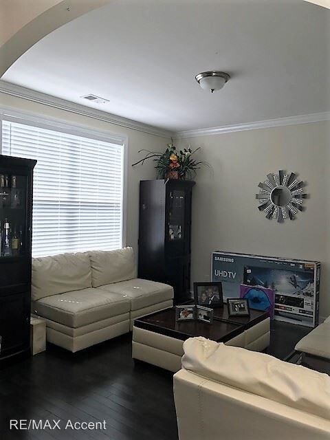 Building Photo - 5 br, 4.5 bath House - 182 Castleoak Dr.