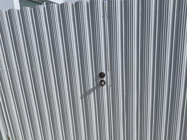Foto del edificio - 6991 Coolidge St