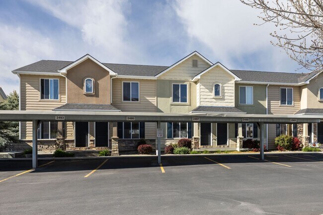 Foto del edificio - 2 BED 1 BATH TOWNHOME WITH COVERED PARKING IN AMMON - CITY UTILITIES INCLUDED