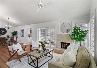 Building Photo - 98 Navarre