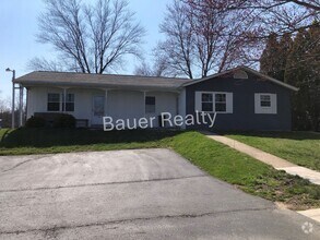 Building Photo - 1420 Peachtree Dr