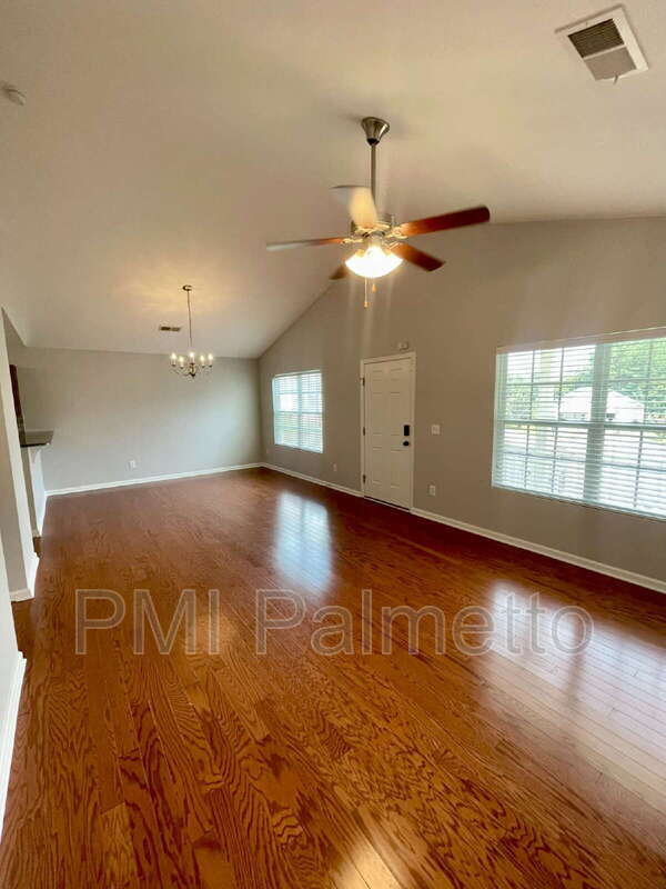 Building Photo - 229 St Andrews Pl Dr