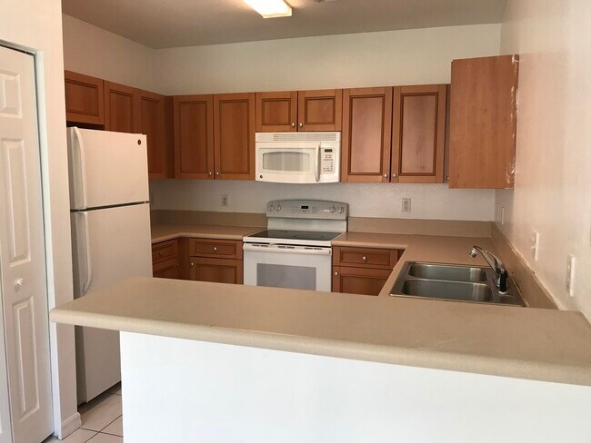 Building Photo - 821 Talia Cir