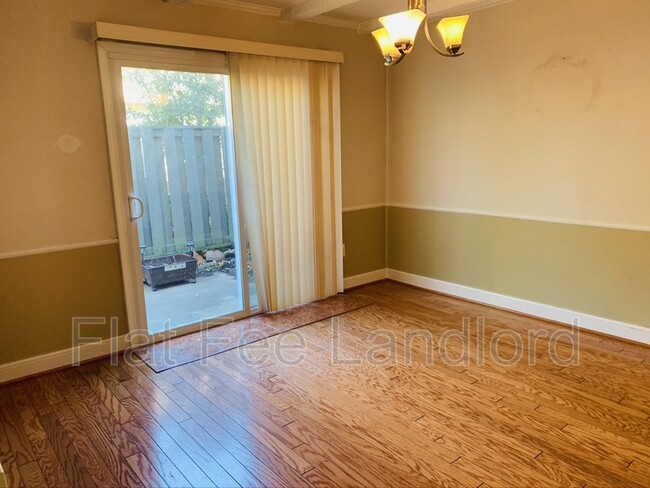 Building Photo - 7941 San Leandro Pl
