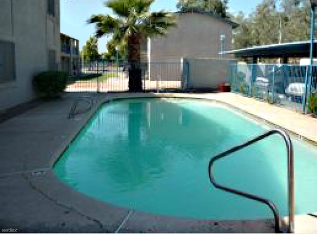 Foto del edificio - 3830 W McDowell Rd