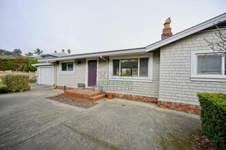 Building Photo - 893 Tiburon Blvd