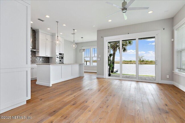 Foto del edificio - 2260 Beach Blvd