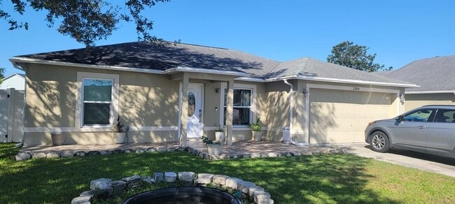 Foto del edificio - 2454 Quail Run Blvd N
