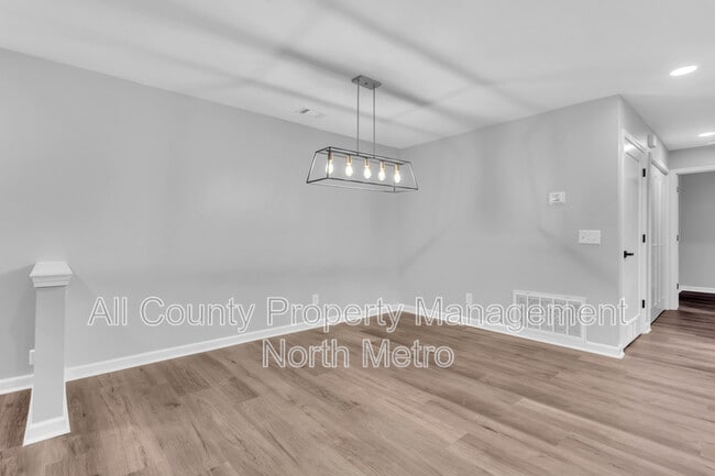 Building Photo - 1006 Canyon Point Cir