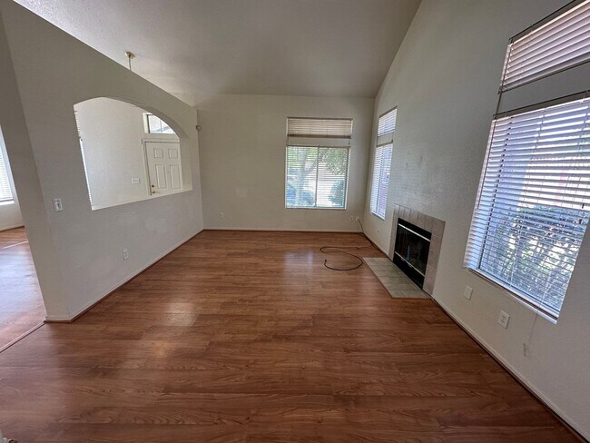 Foto del edificio - 3 Bedroom, 2.5 Bath Tracy Home