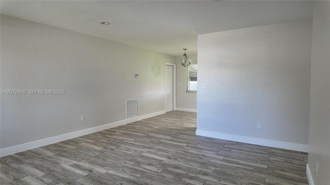 Building Photo - 220 SW 80th Ave