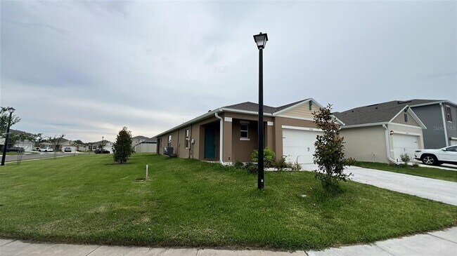 Building Photo - 3535 Sungrove Cir