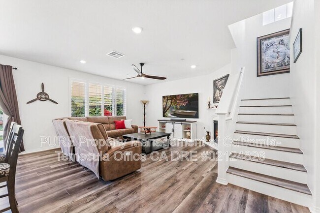 Foto del edificio - 33116 Table Rock Dr