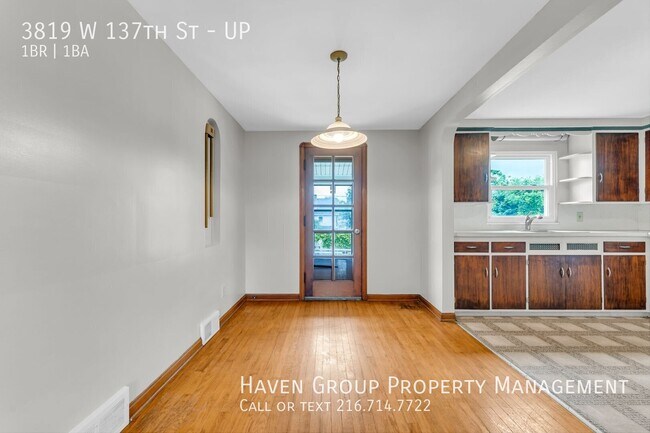 Foto del edificio - 3819 W 137th St