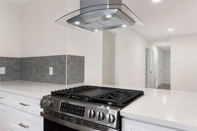Building Photo - 4106 Longleaf Dr