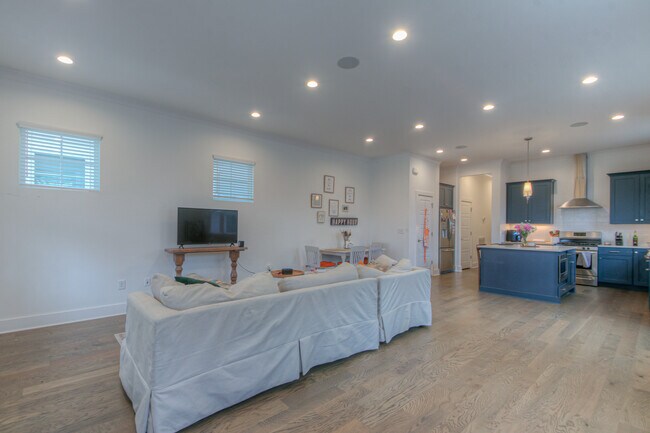 Foto del edificio - 1602B 12th Ave N