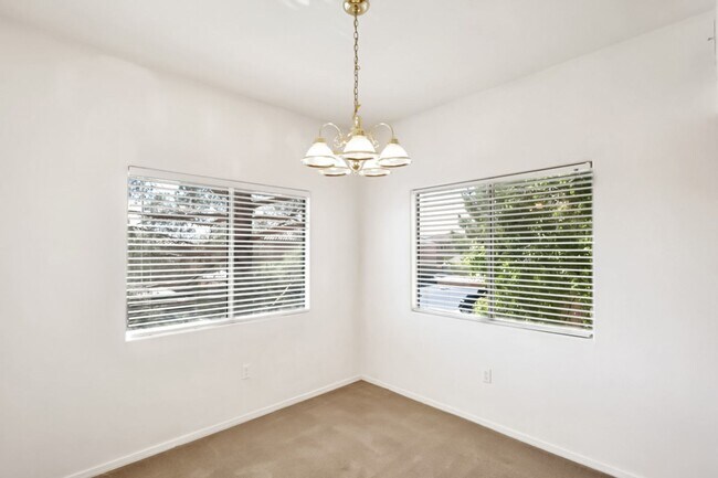 Foto del edificio - 2 Bed Condo Centrally Located