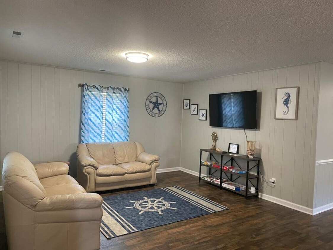 Foto principal - 321 NE 59th St