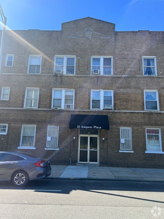 Building Photo - 11 Ampere Plaza
