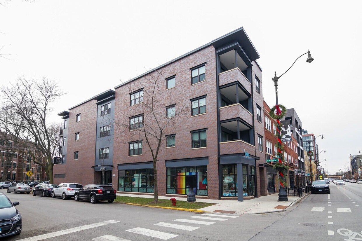 Primary Photo - 909 W Montana St