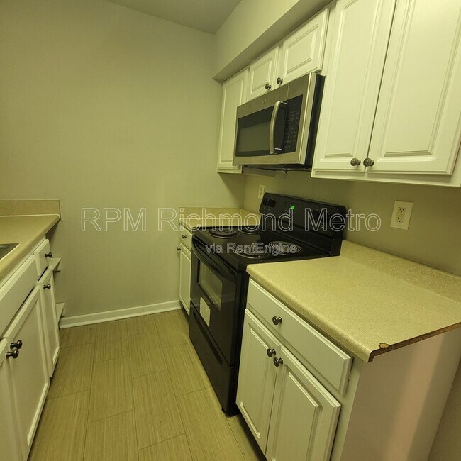 Foto del edificio - 3530 E Richmond Rd