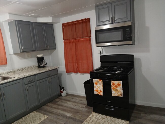 Foto del edificio - 2411 Spring St