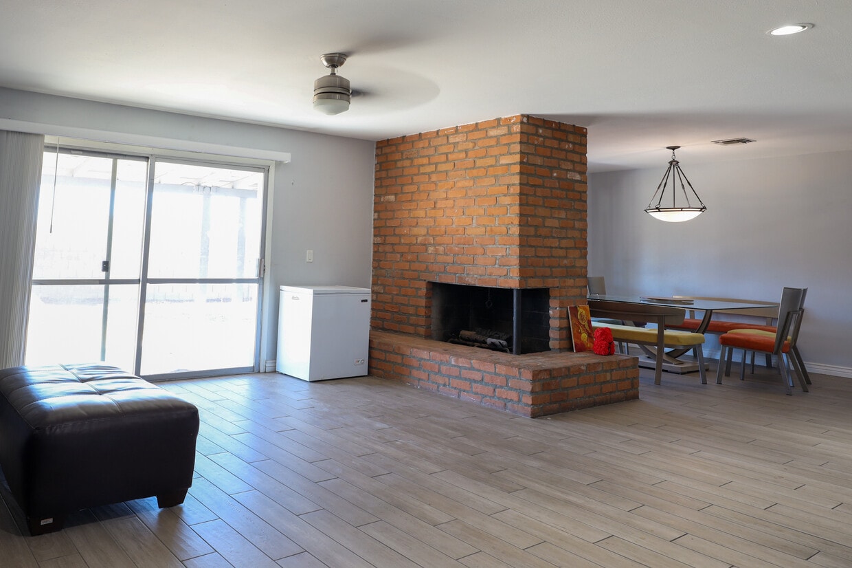 Photo - 3300 S Terrace Rd (Tempe, AZ)